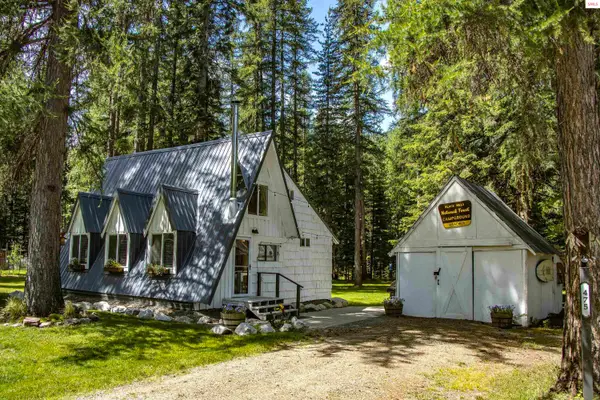 475 Dry Creek Road, Clark Fork, ID 83811