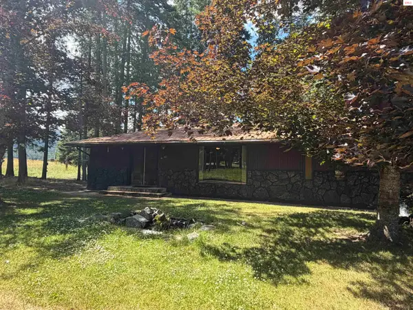 40 Eastside Rd, Priest River, ID 83856
