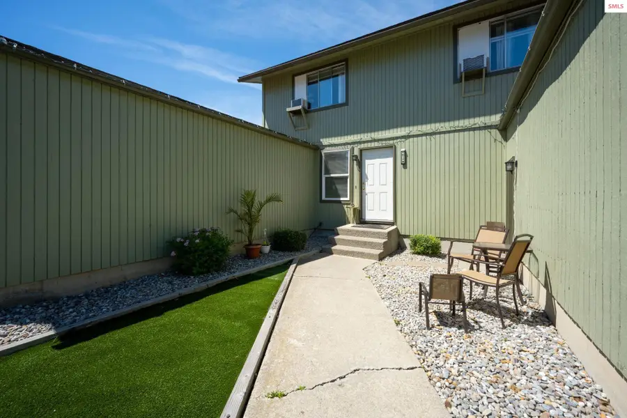 1615 N 6th St, Coeur Dalene, ID 83814 - #2