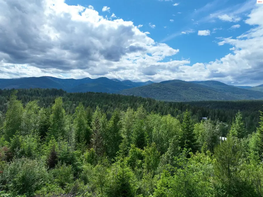 2489 N Center Valley Rd, Sandpoint, ID 83864 - #2