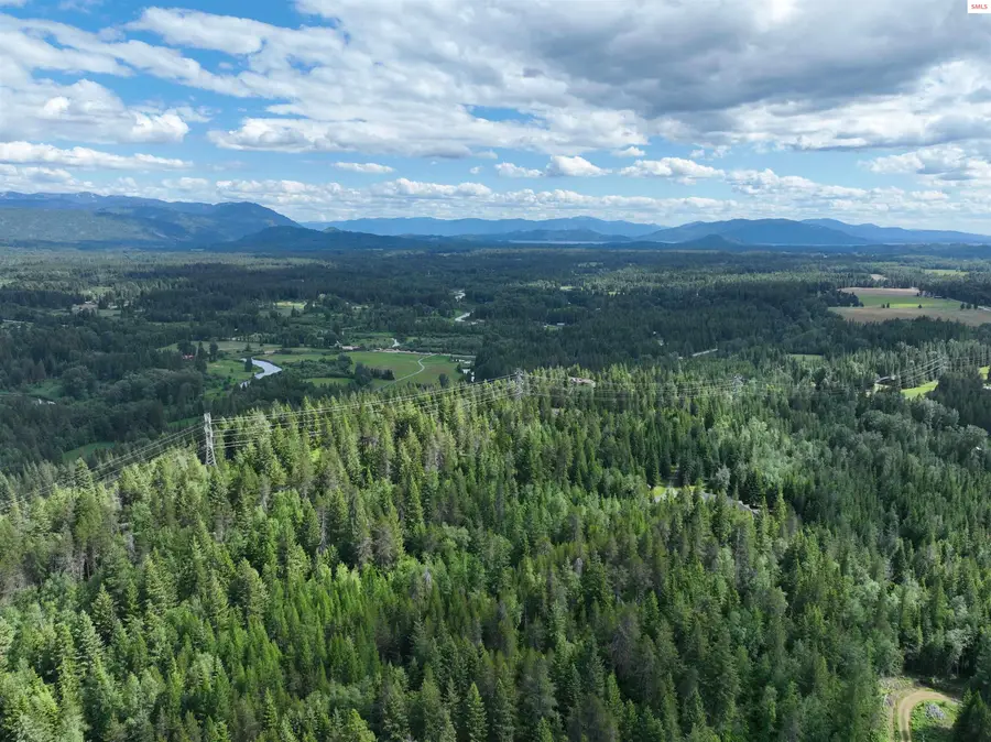 2489 N Center Valley Rd, Sandpoint, ID 83864 - #3