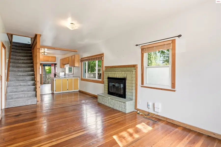 1023 W Washington Ave, Sandpoint, ID 83864 - #3