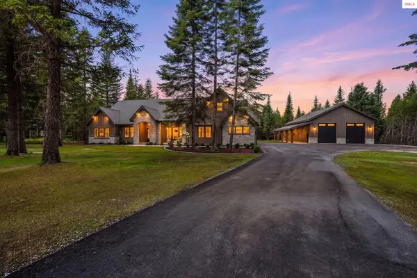 21561 N Ranch View Dr, Rathdrum, ID 83858