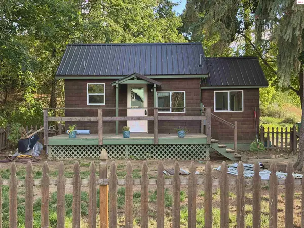 6552 Jackson, Bonners Ferry, ID 83805
