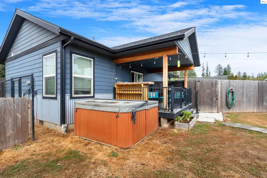110 Van Horn Ave, Sandpoint, ID 83864 - #3