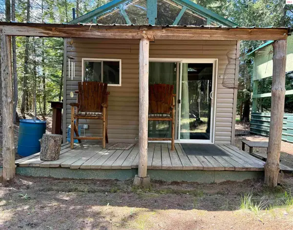 8213 Rapid Lightning Road, Sandpoint, ID 83864