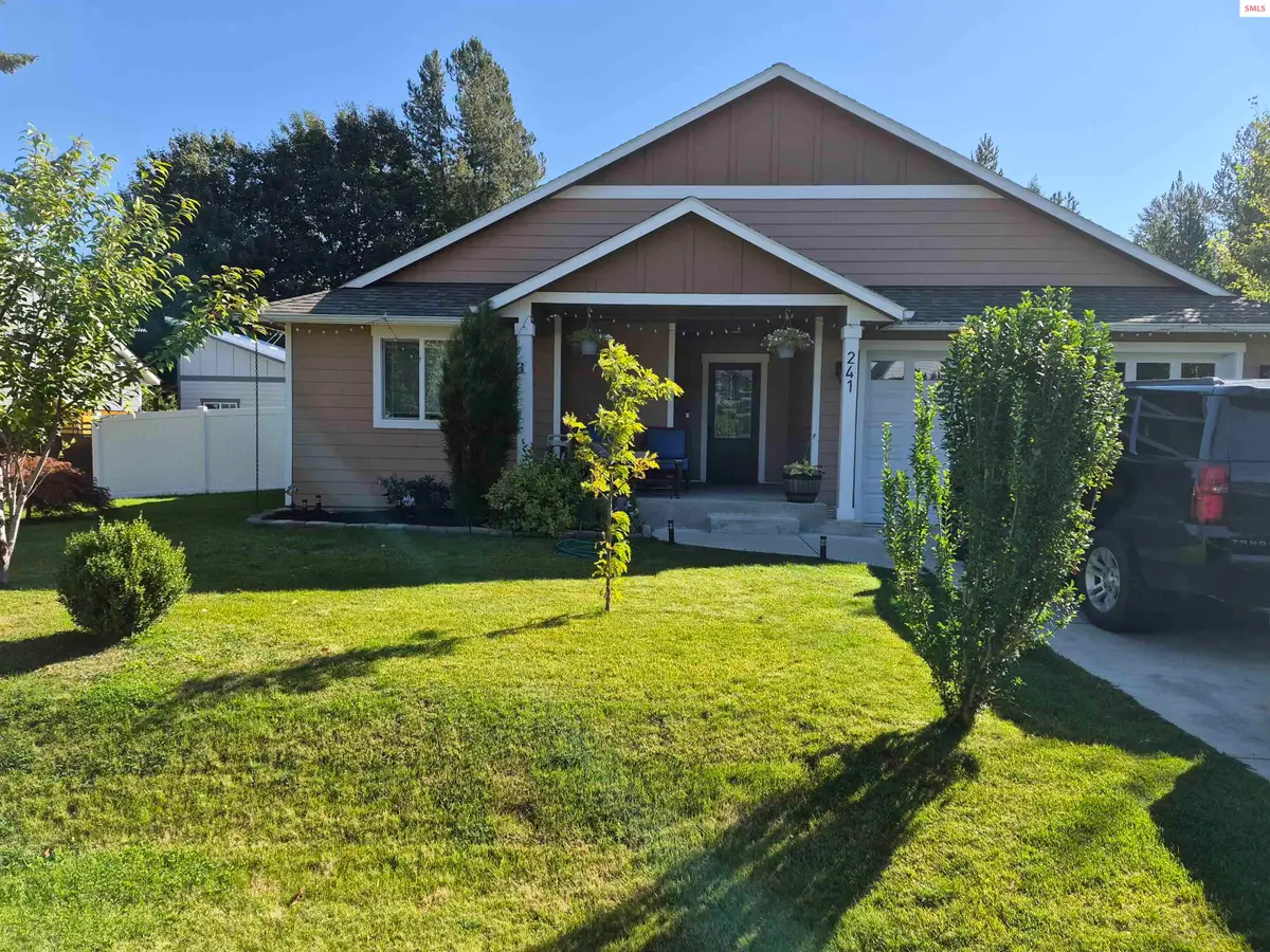 241 Beverly Dr, Sagle, ID 83860 - #1