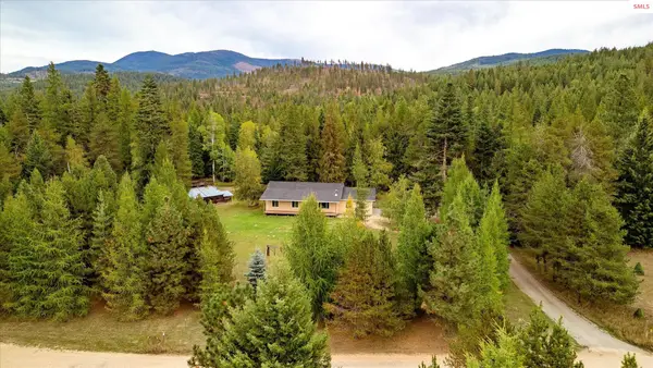91 Tower Road, Naples, ID 83847