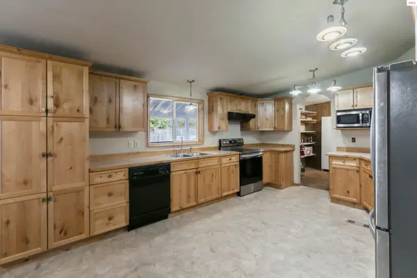 457 Winterton Road, Sandpoint, ID 83864