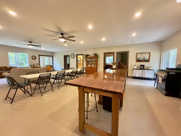 186 Yellowjacket Rd, Bonners Ferry, ID 83805