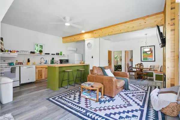 279 Birch Ave, Ponderay, ID 83852