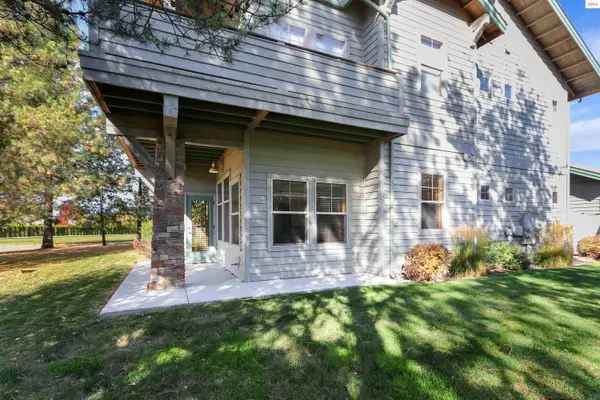 507 Guthrie Place #302, Dover, ID 83825