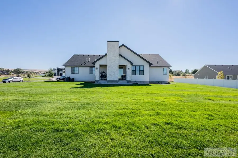 5525 Klamath Falls St, Ammon, ID 83406 - Image #2