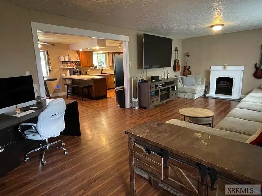 807 Henderson Avenue, Blackfoot, ID 83221 - Image #3