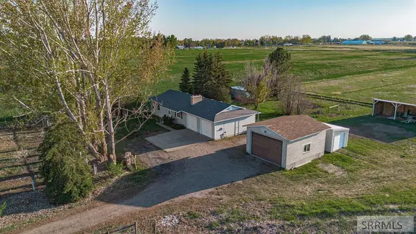 7574 45th W, IDAHO FALLS, ID 83402