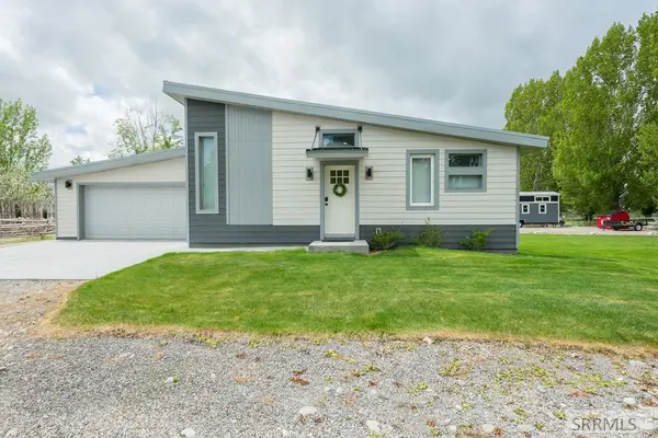 7869 400 W, REXBURG, ID 83440