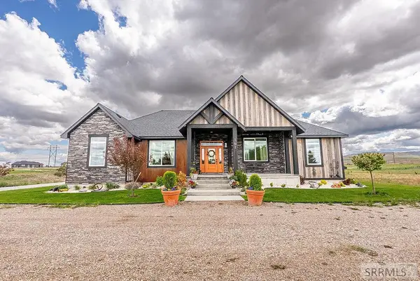 161 Snake River Dr, AMERICAN FALLS, ID 83211