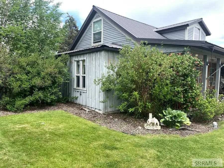 510 E Valley Avenue, Challis, ID 83226 - #3