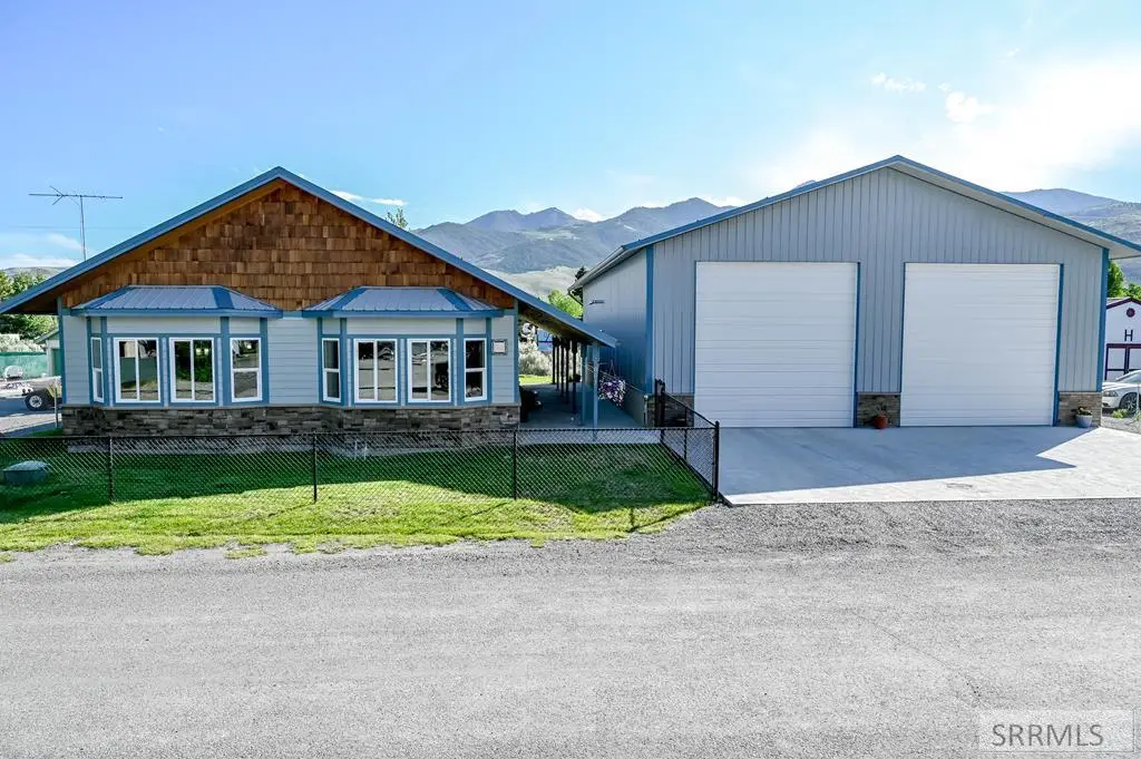 801 Forest Drive, Mackay, ID 83251 - Image #1