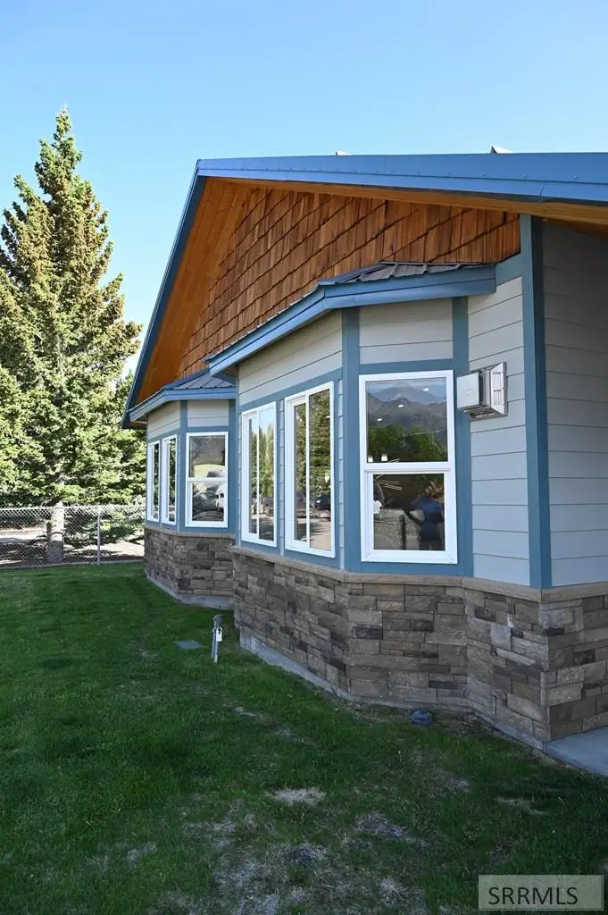 801 Forest Drive, Mackay, ID 83251 - Image #2