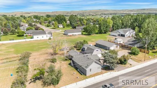 1258 45th E, IDAHO FALLS, ID 83401