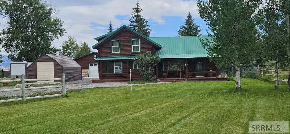 4251 Summit Drive, Mackay, ID 83251 - Image #1