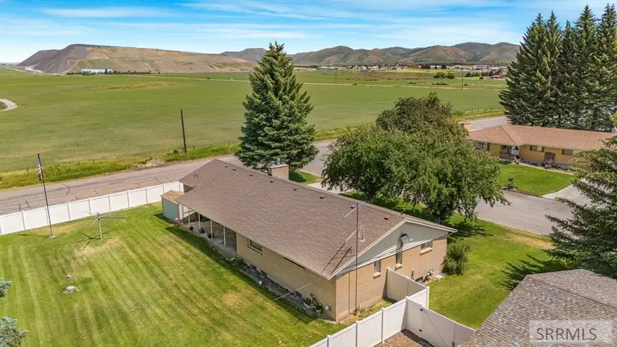 379 Mountain View Avenue, Soda Springs, ID 83276 - Image #2