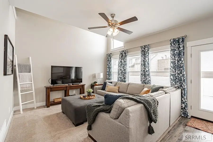 1038 Villa Vista Ln, Ammon, ID 83406 - Image #3