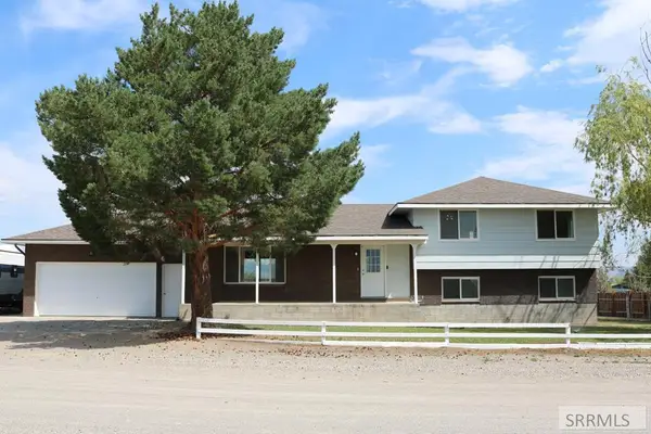 176 Valley Court, CHALLIS, ID 83226