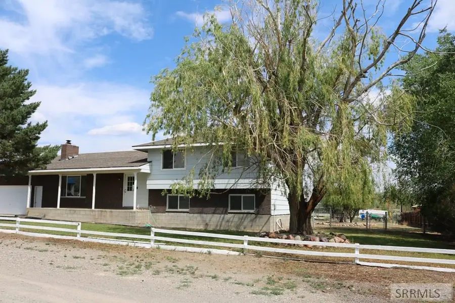 176 Valley Court, Challis, ID 83226 - Image #2