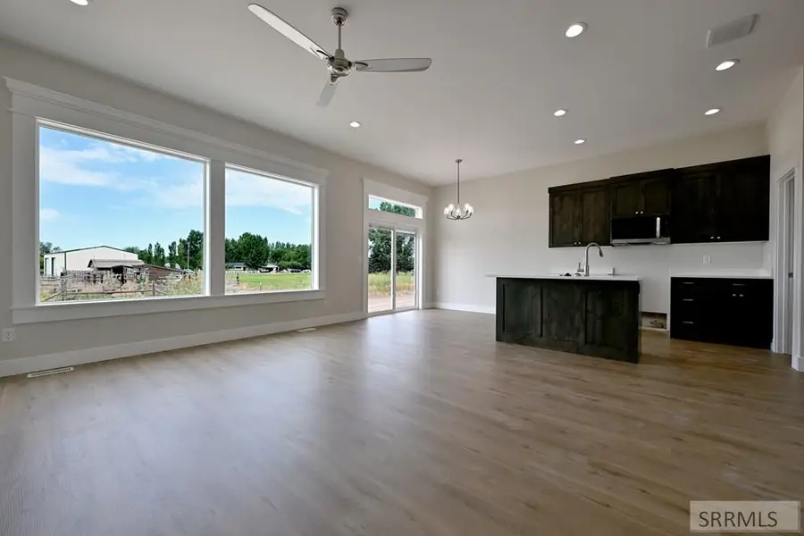 4692 Satire Dr, Ammon, ID 83406 - Image #3