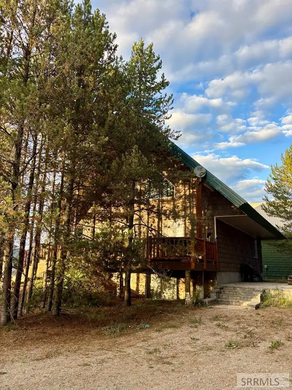 4240 Grandview Road, ISLAND PARK, ID 83429