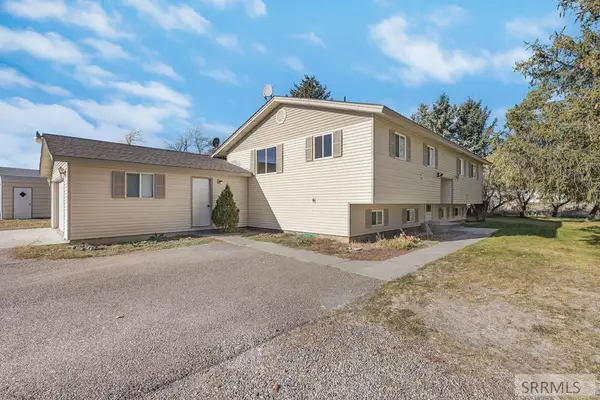 422 N 900 W, BLACKFOOT, ID 83221