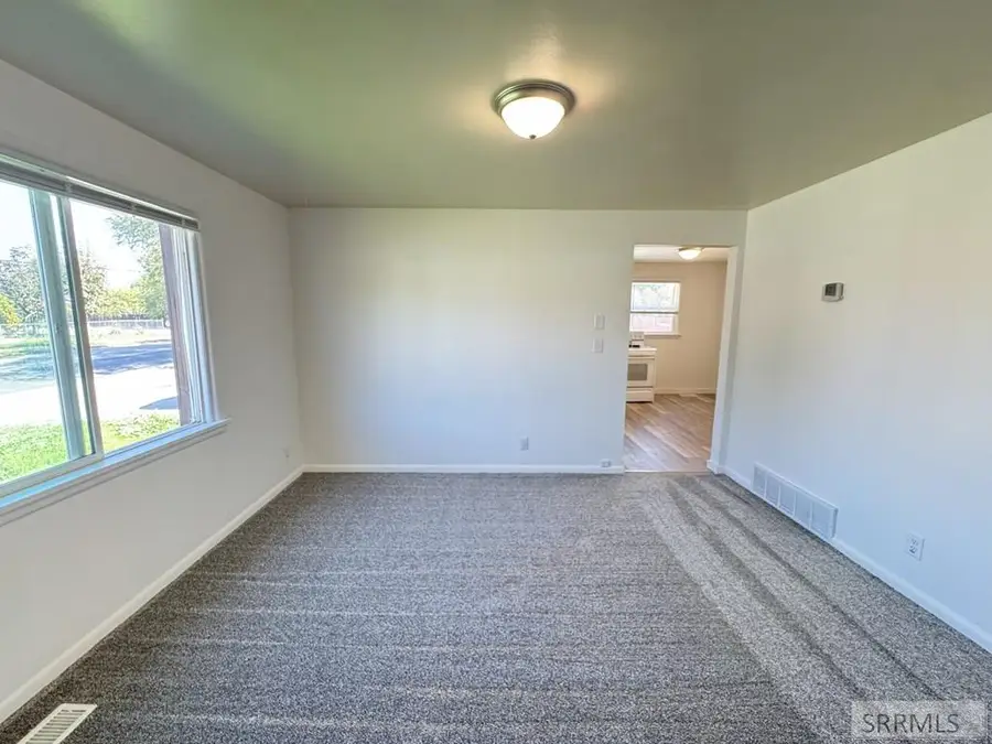 112 Topaz, Blackfoot, ID 83221 - Image #2