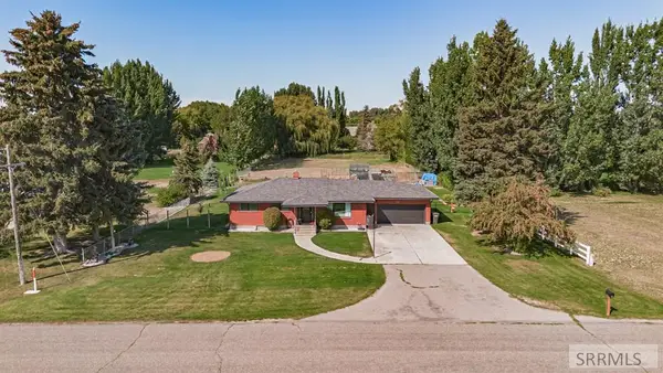 3545 630 N, MENAN, ID 83434