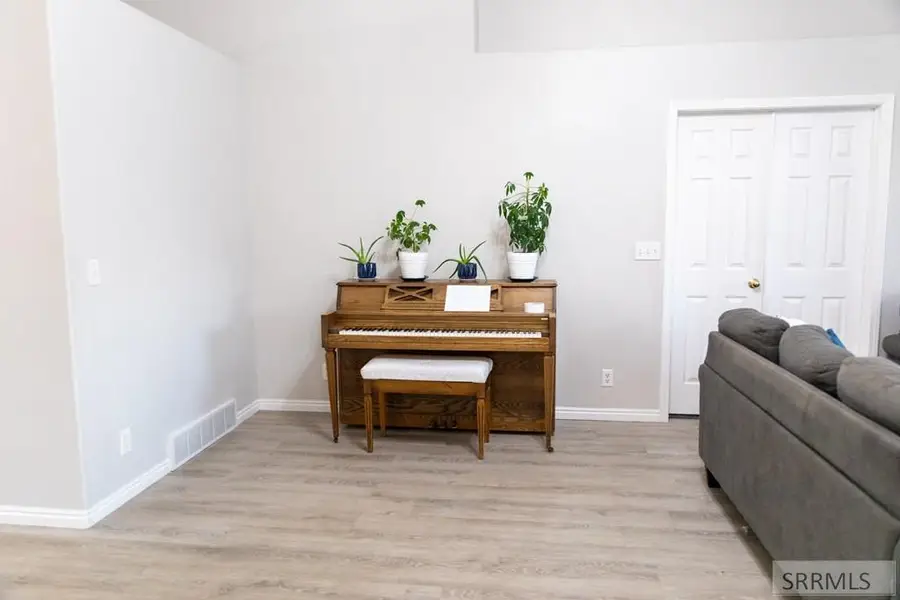 9985 26 E, Idaho Falls, ID 83401 - Image #3