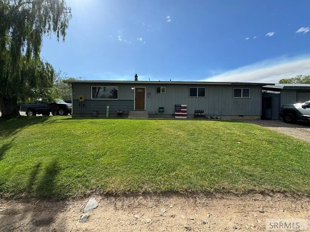 300 S 14th Street, Salmon, ID 83467 - Image #1