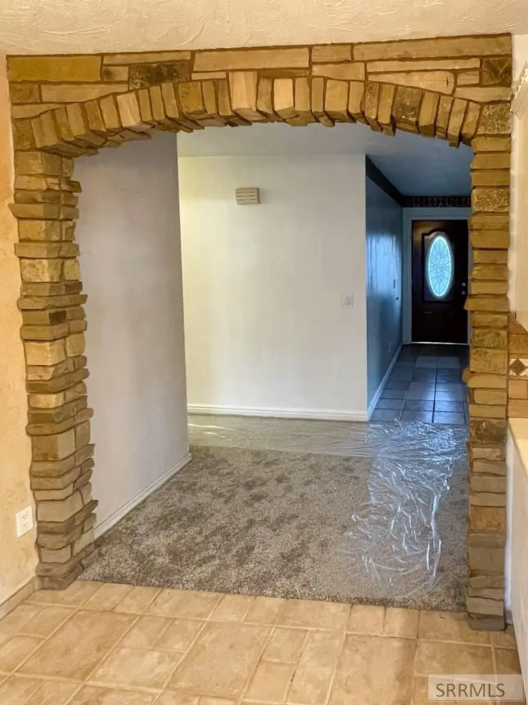 1865 Caribou Street, Idaho Falls, ID 83401 - #2