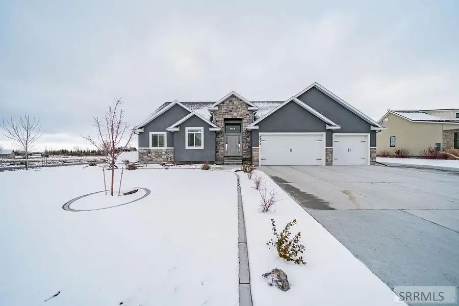 5433 Klamath Falls St, Ammon, ID 83406 - #2