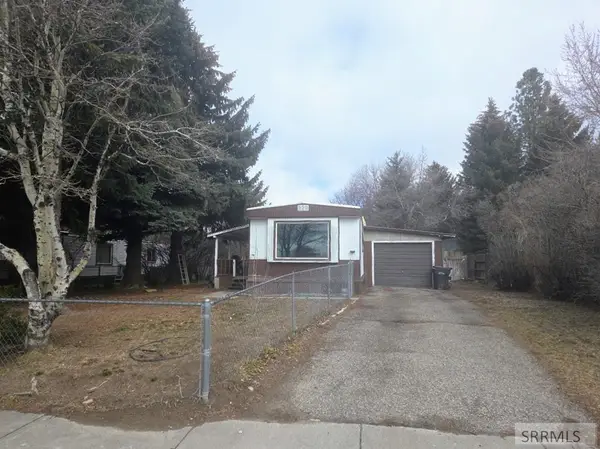 2104 Carriage Lane, IDAHO FALLS, ID 83402