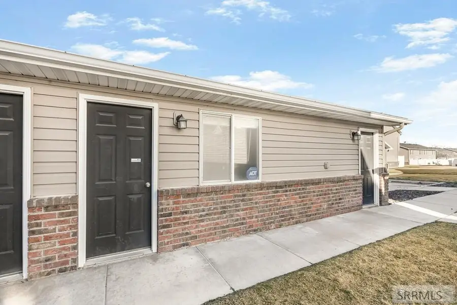 448 Raven Way #D, Chubbuck, ID 83202 - #3