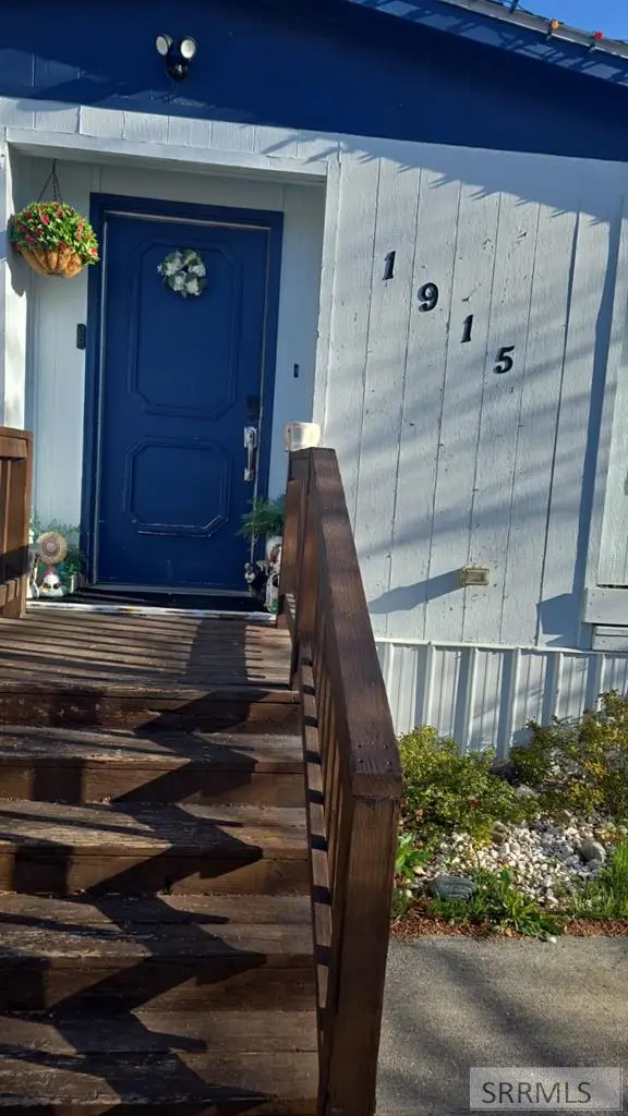 1915 Whispering Pine Drive, IDAHO FALLS, ID 83401