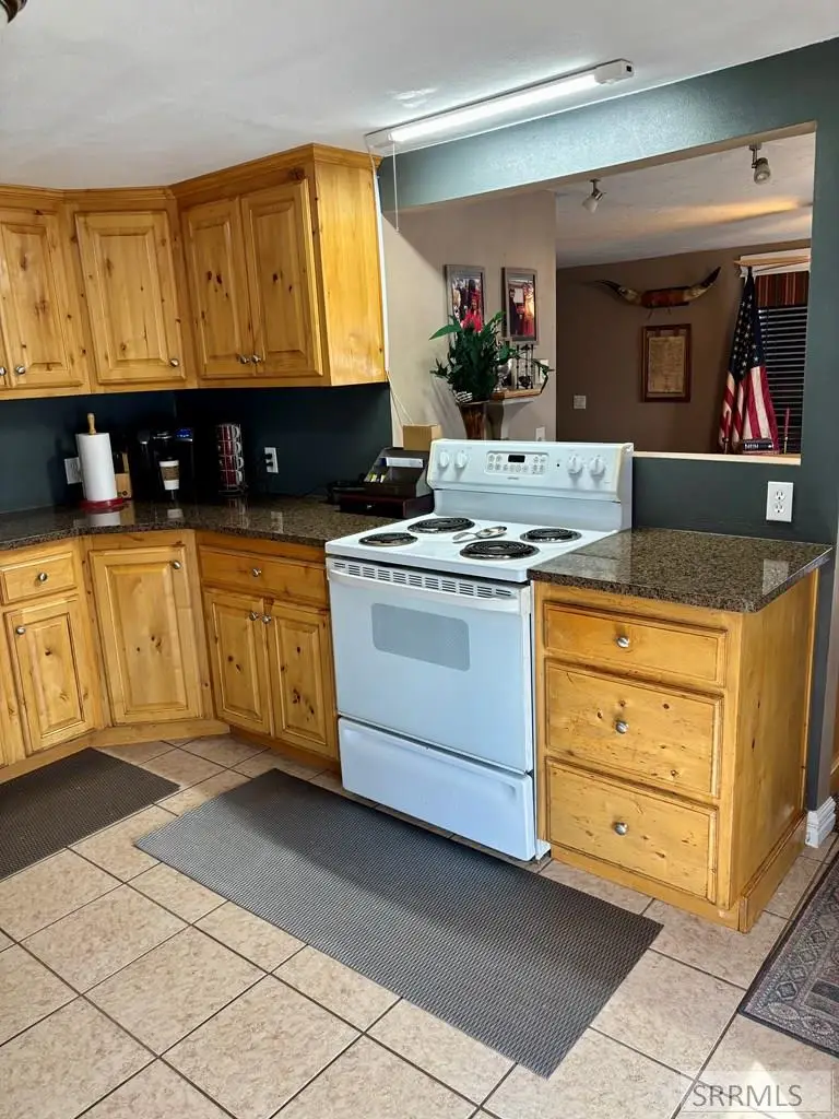 305 Park Avenue, Shelley, ID 83274 - #3