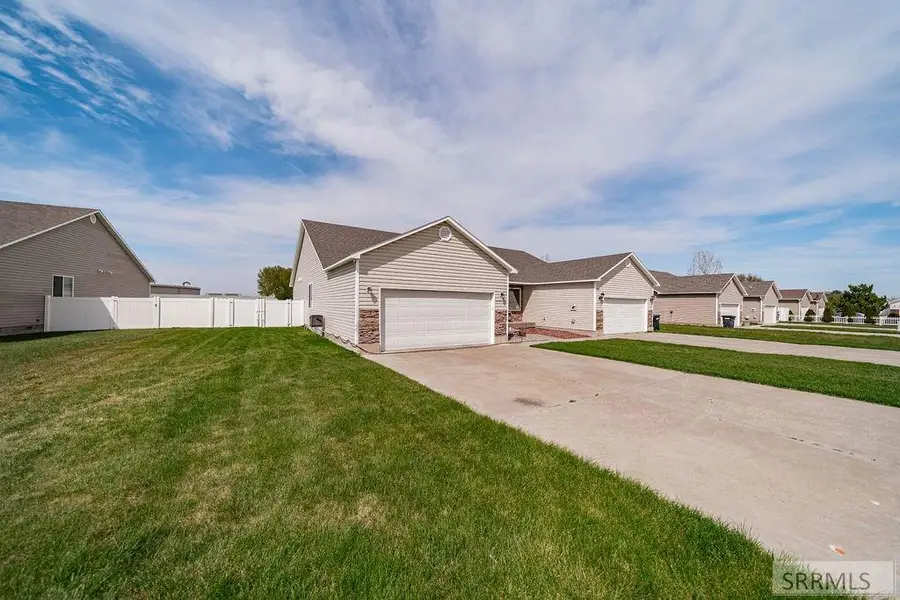 2947 Glenn Cove Court, Ammon, ID 83406 - #2