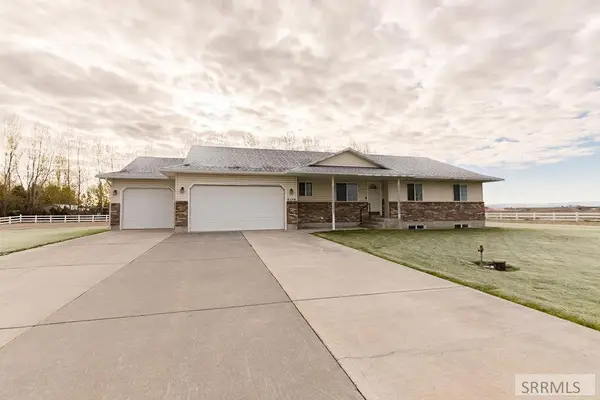 6138 12th E, IDAHO FALLS, ID 83401