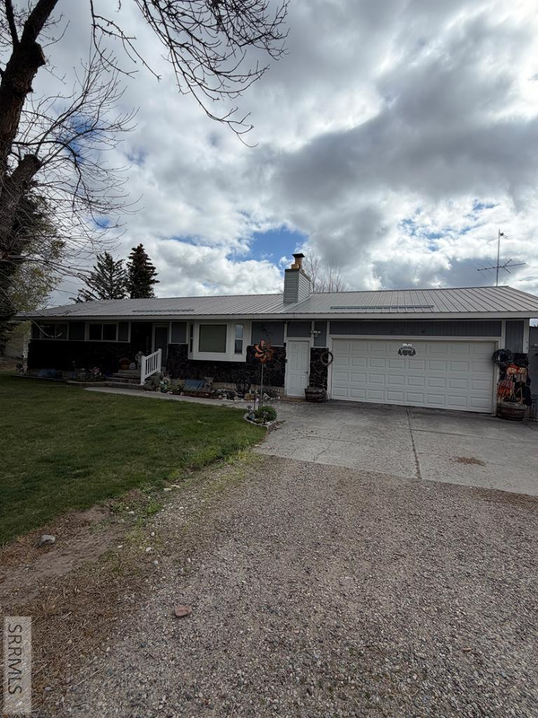 8224 5th W, IDAHO FALLS, ID 83401