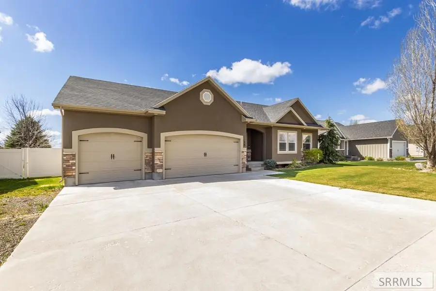315 North Pointe Drive, Idaho Falls, ID 83401 - #3