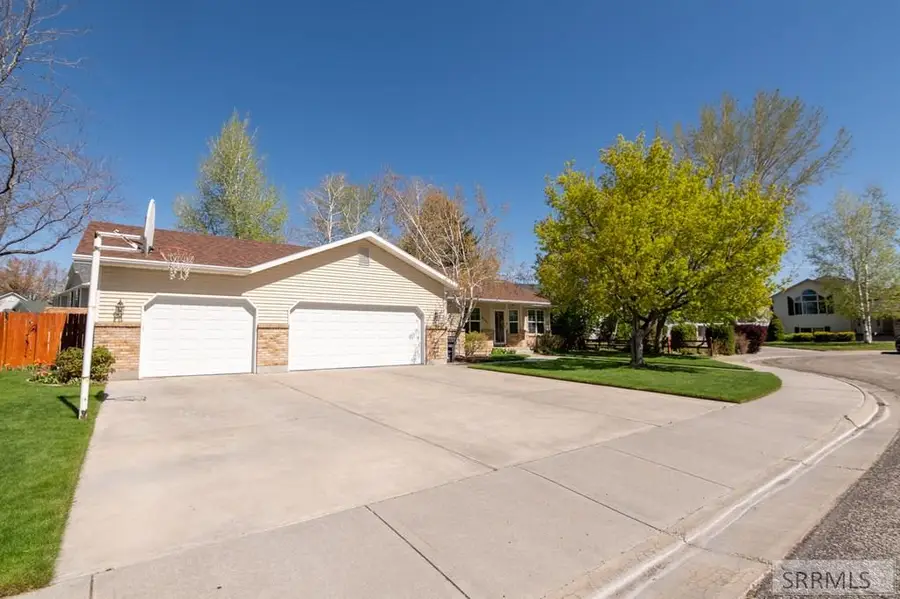 3141 Colonial Way, Idaho Falls, ID 83404 - #2