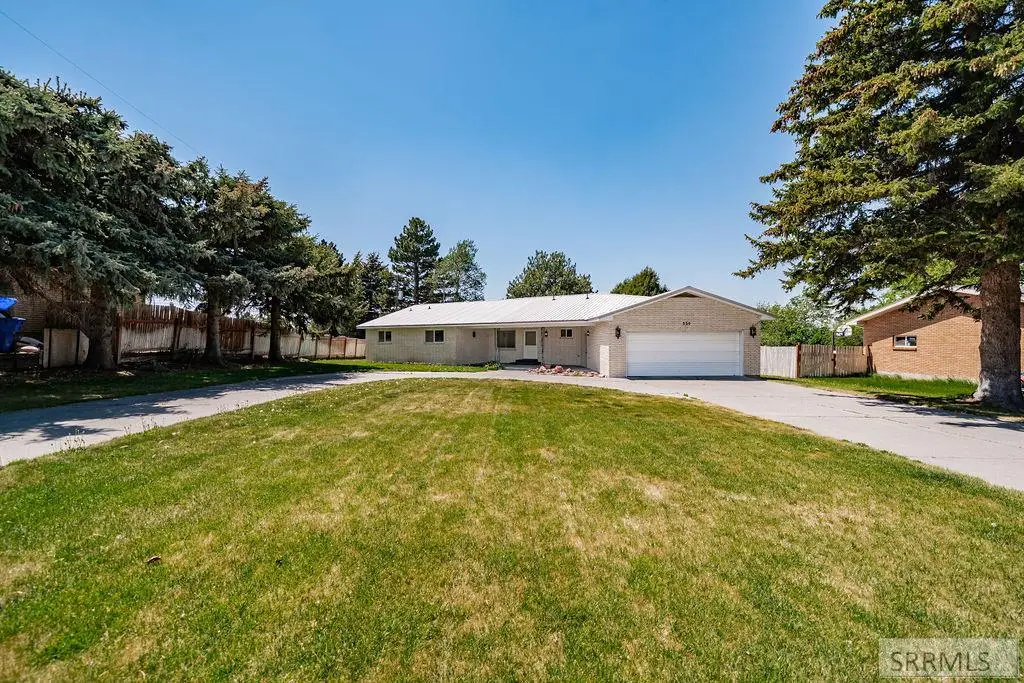 330 4th E, Rexburg, ID 83440 - #1