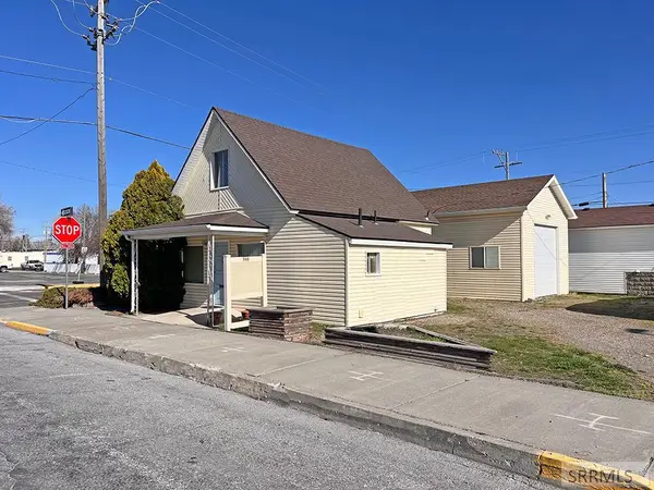 390 Broadway Street, BLACKFOOT, ID 83221